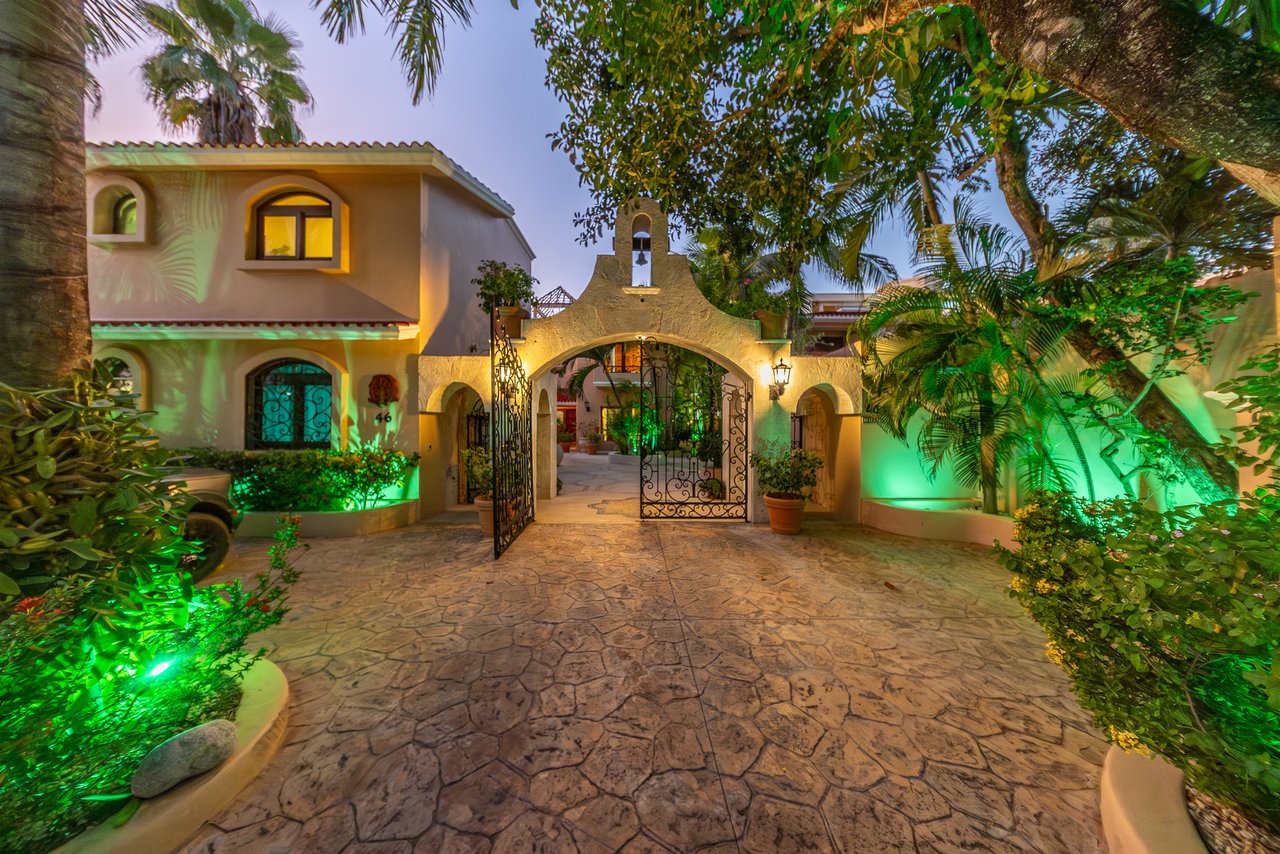 Villa Orquídea Puerto Aventuras | Golf-Front Luxury Estate