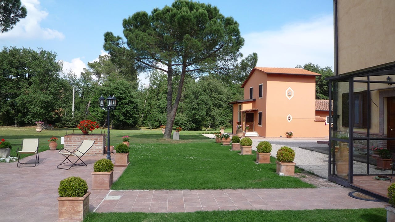 VILLA DI MEZZO