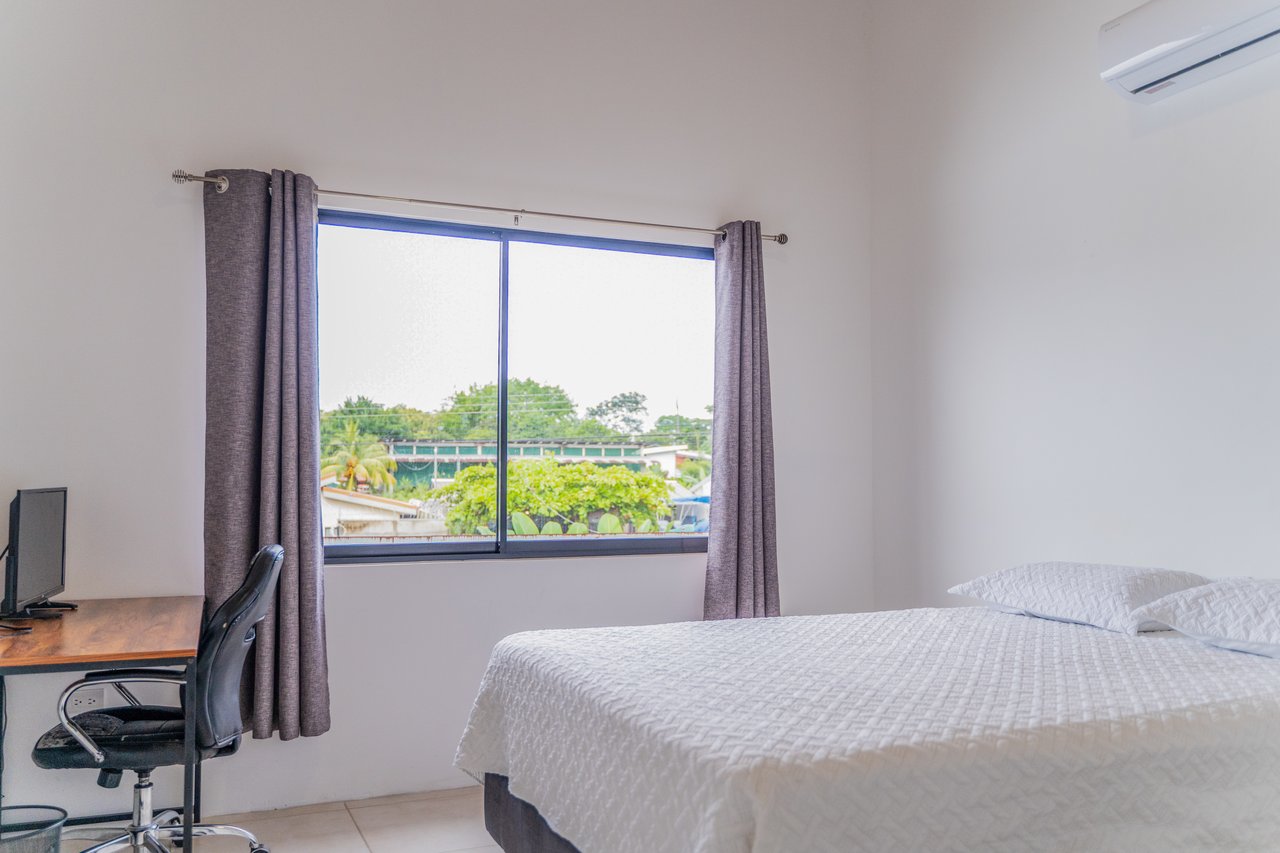 A House With An Upper Live-In Suite & Two Fully Serviced Downstairs Rental Apartments Less Than 1 km From The Entrance to Marino Ballena National Park
