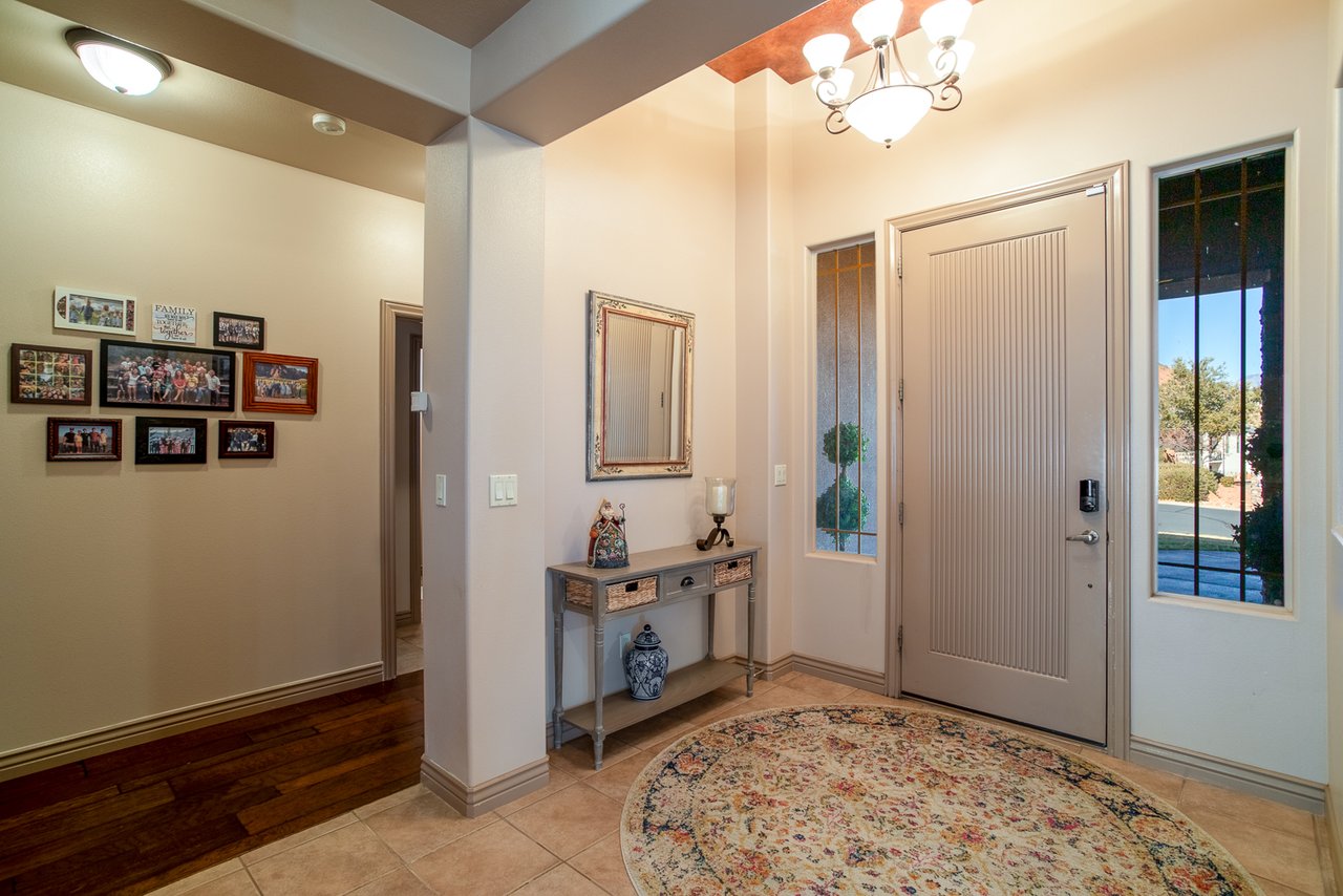 1319 W Red Butte Dr