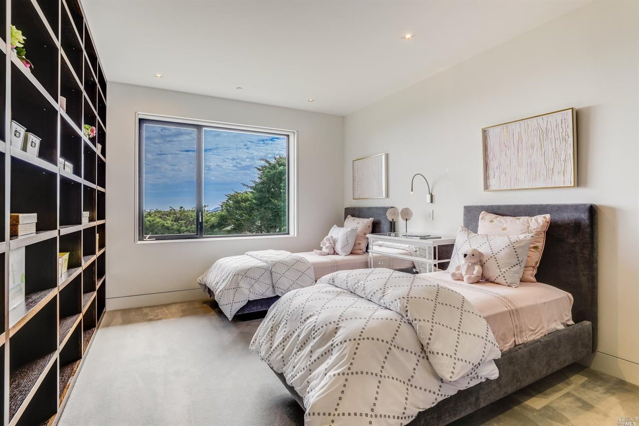 9 Walsh Dr