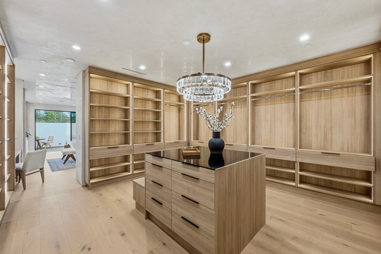 4816 Oak Park Avenue