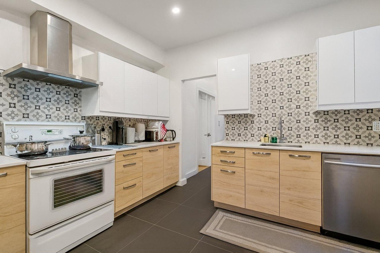 Outremont | Classic triplex in a sought-after area