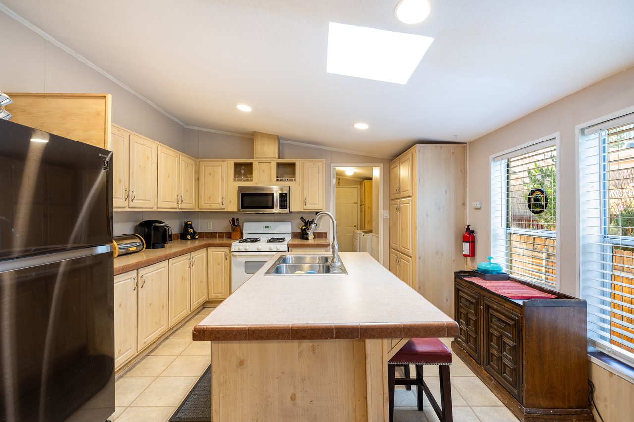 1431 S Union Pacific St