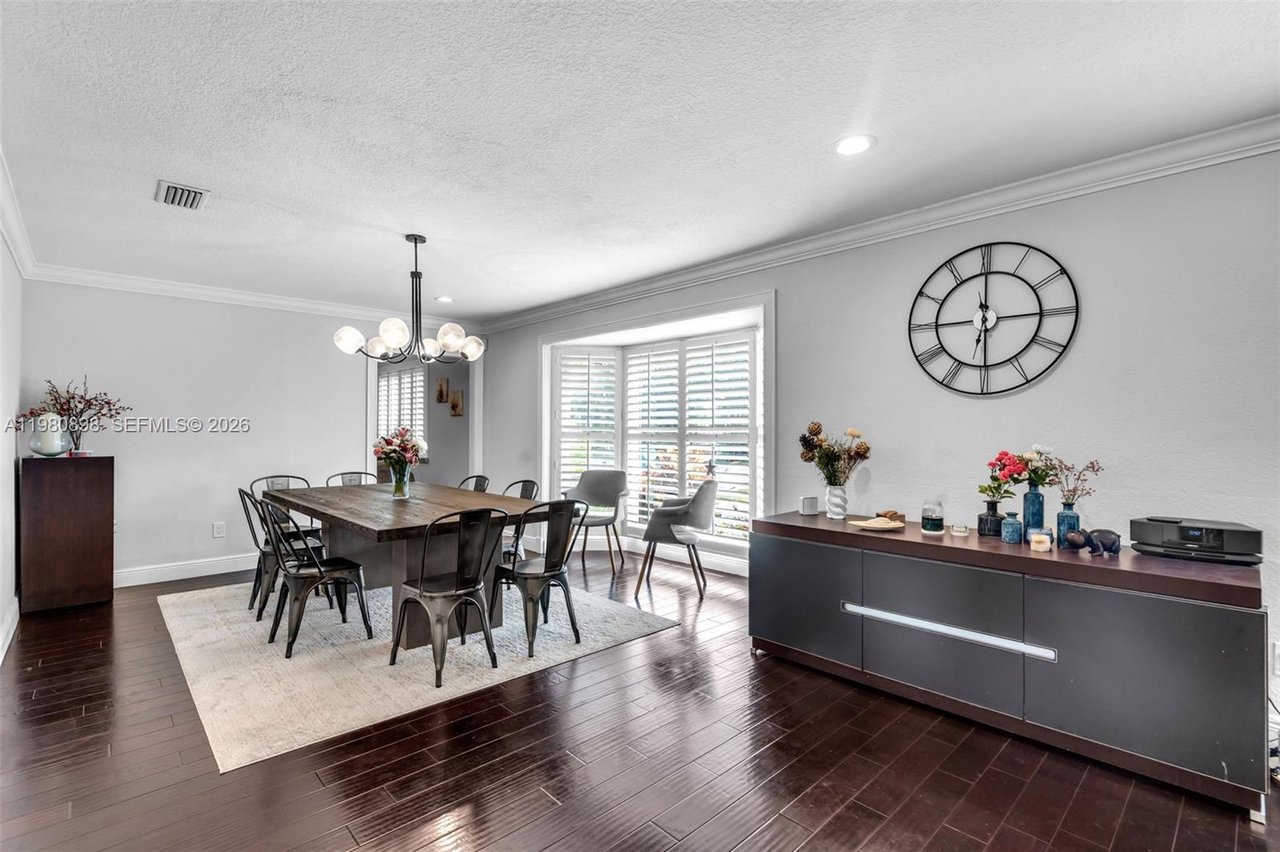 8700-sw-83-court-miami-home-for-sale-dining-room