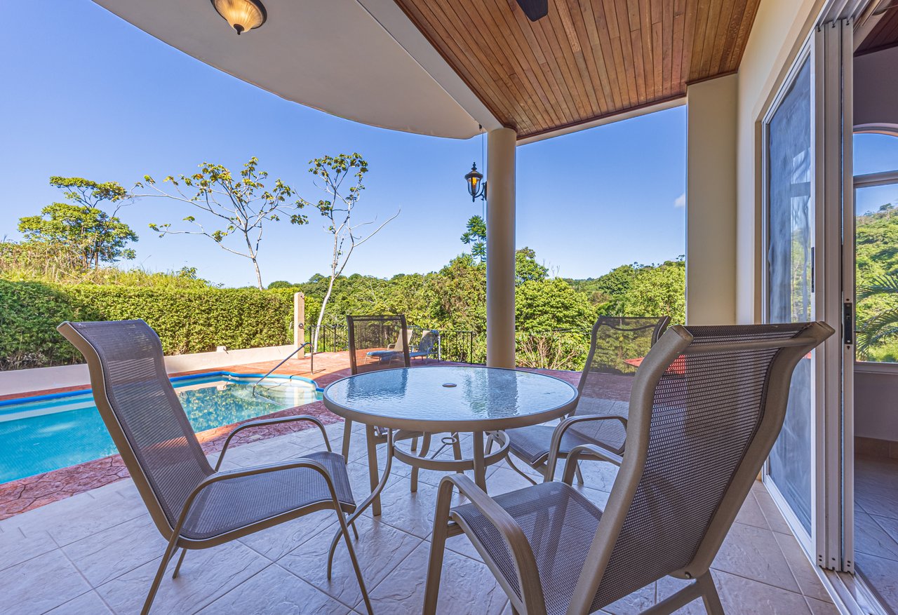 Elegant 3 Bedroom + Office Jungle Home in Puesta Del Sol, Ojochal