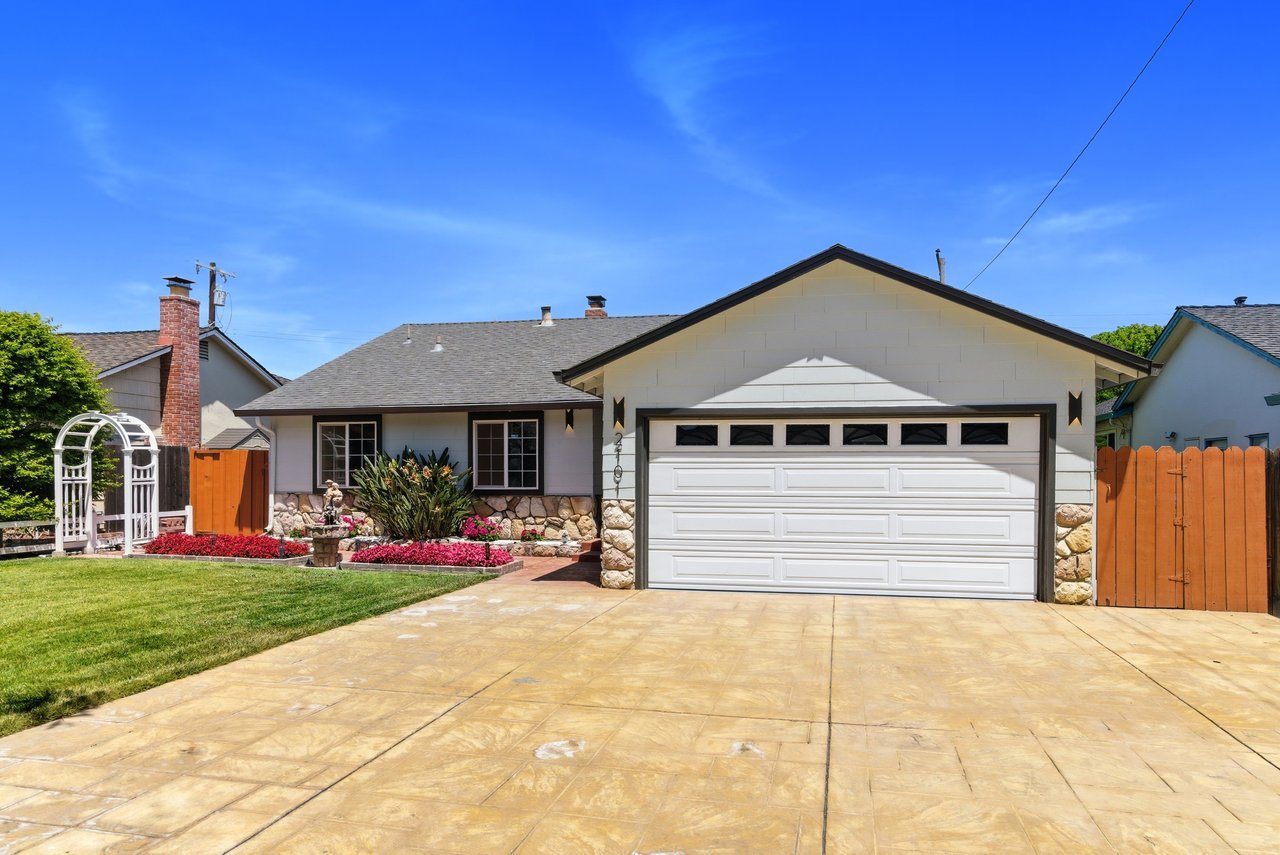 2101 Leon Drive