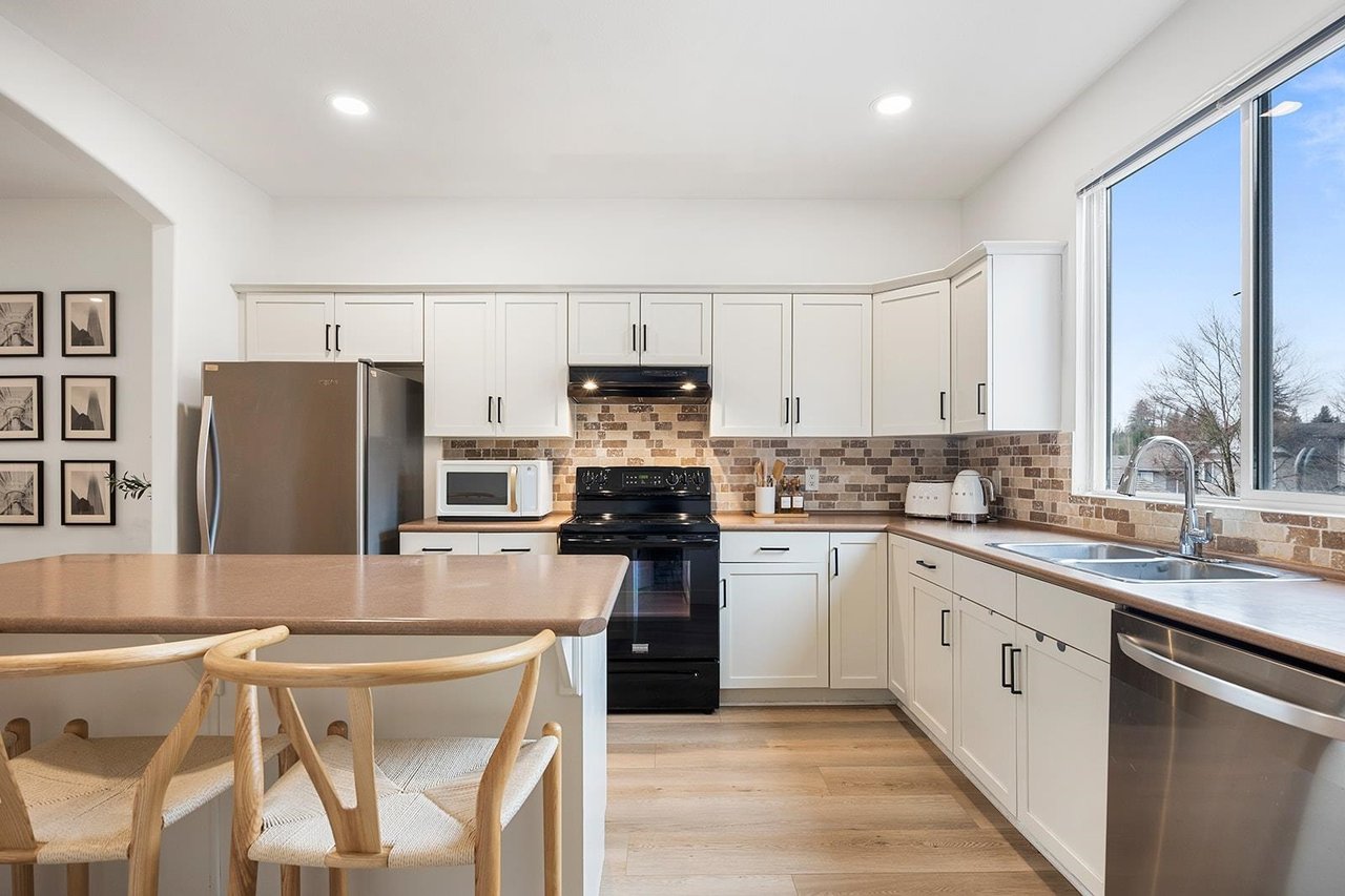 24395 102 Ave