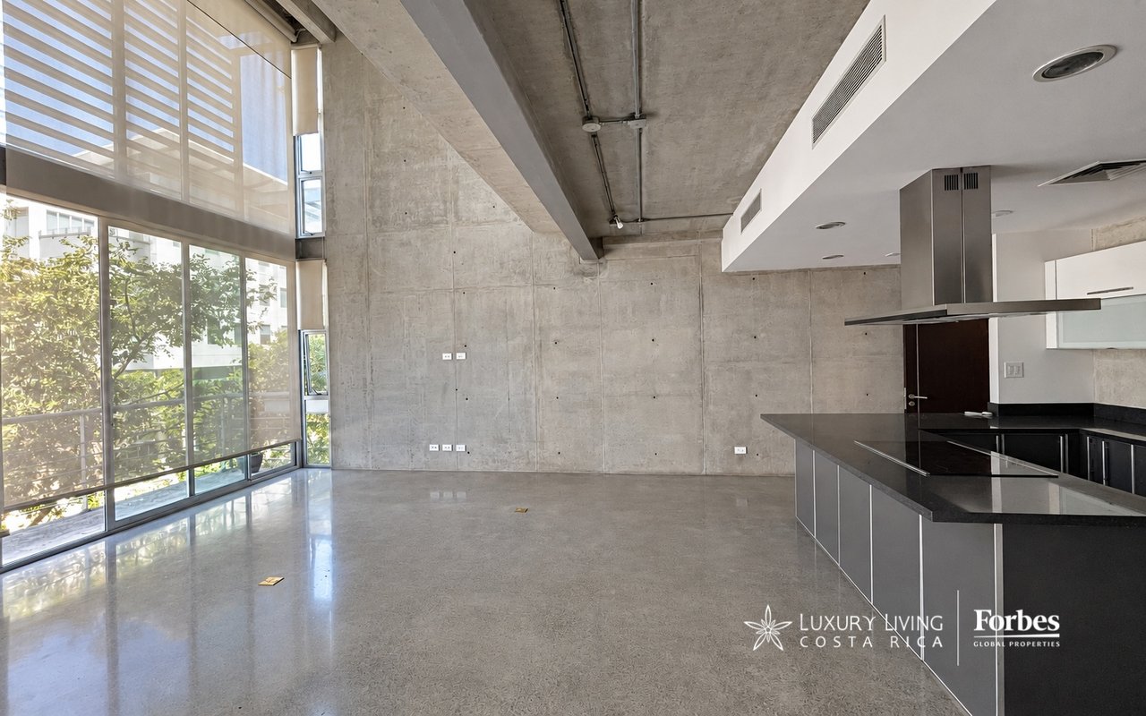 21308 - Two level Loft-style Apartment on Avenida Escazú