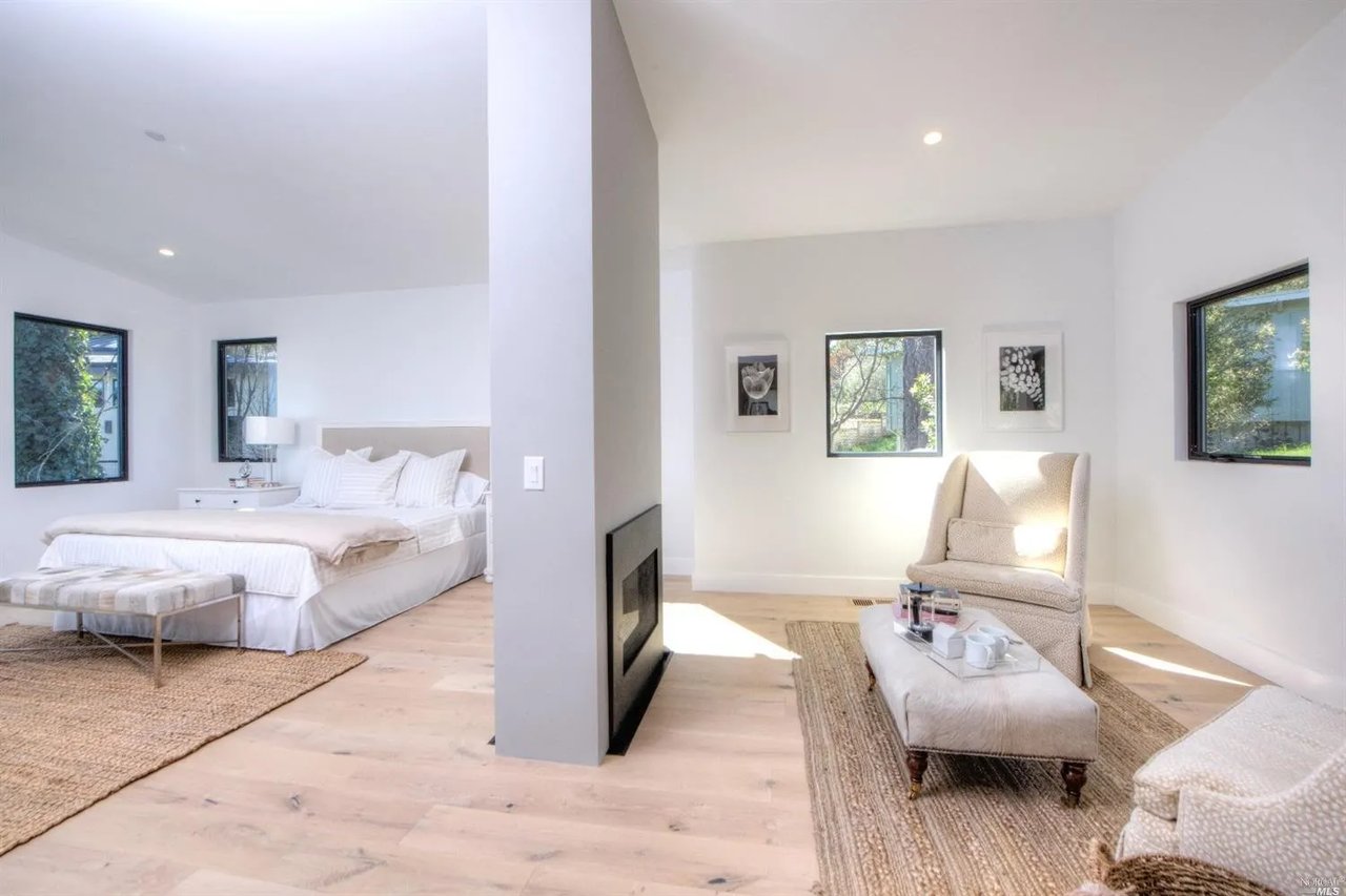 51 Loring Ave