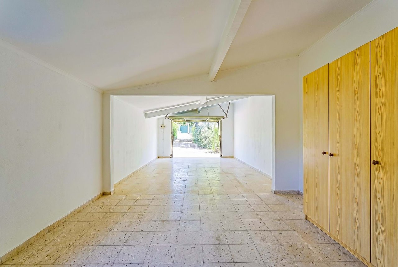 Exclusive Family Villa with Expansive Gardens Near Sintra’s UNESCO Heritage Centre