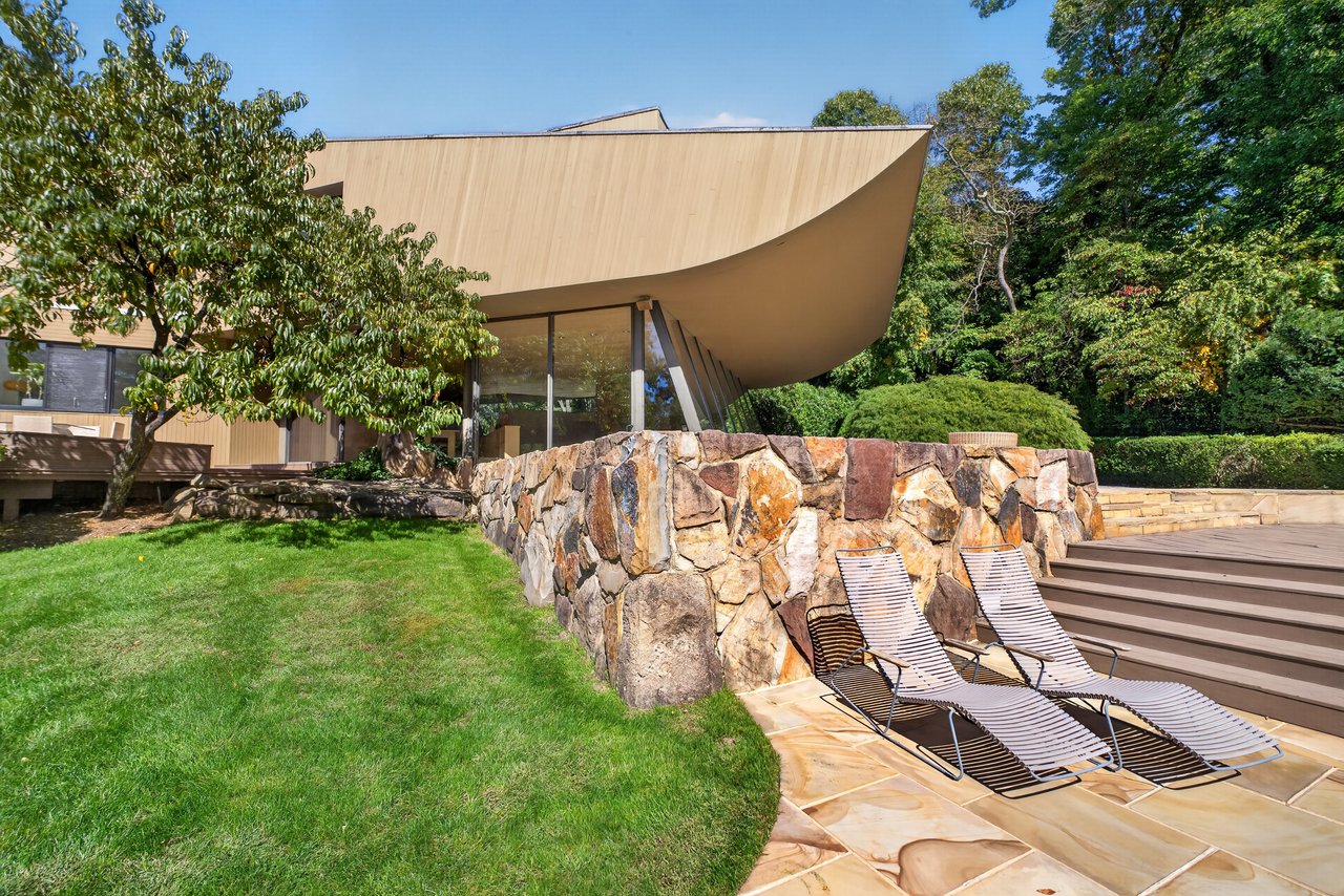 15 Horseshoe Road (Long Island)