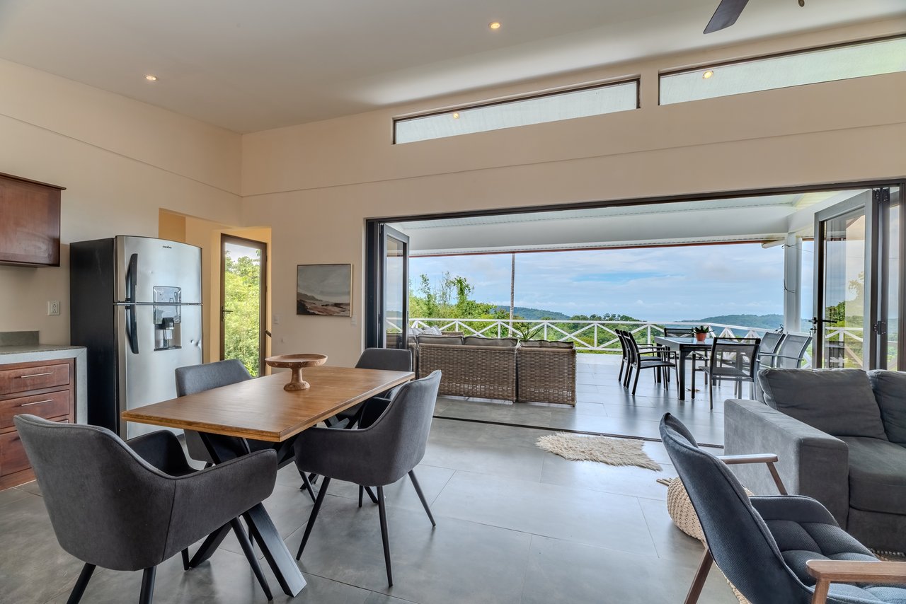 Casa Blanca – Ocean & Mountain View Home in Platanillo