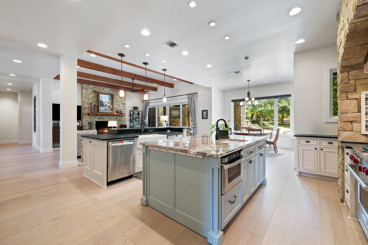 12821 Hacienda Ridge
