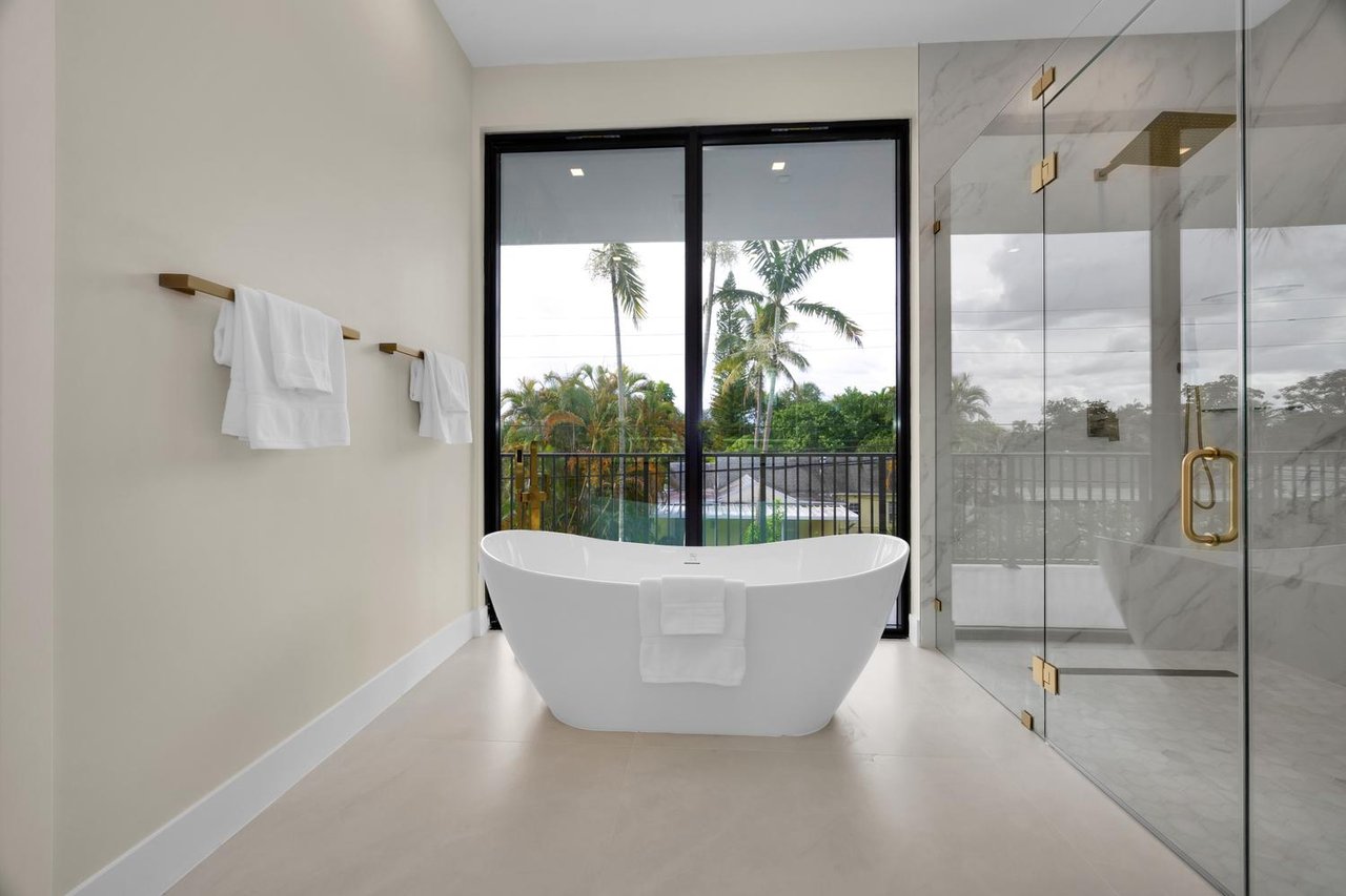 Sophisticated New Construction in the Heart of Miami