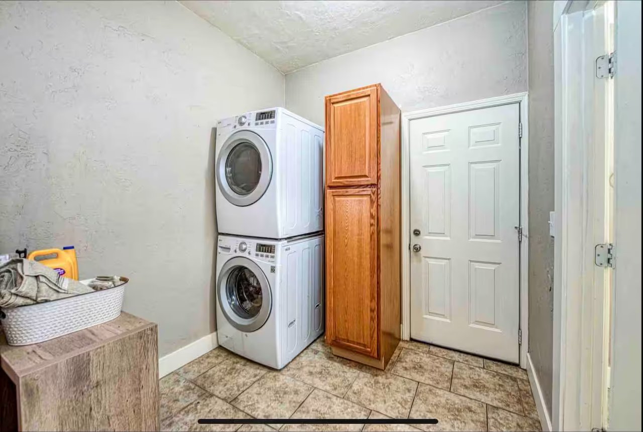 605 N Poplar Avenue, Fresno