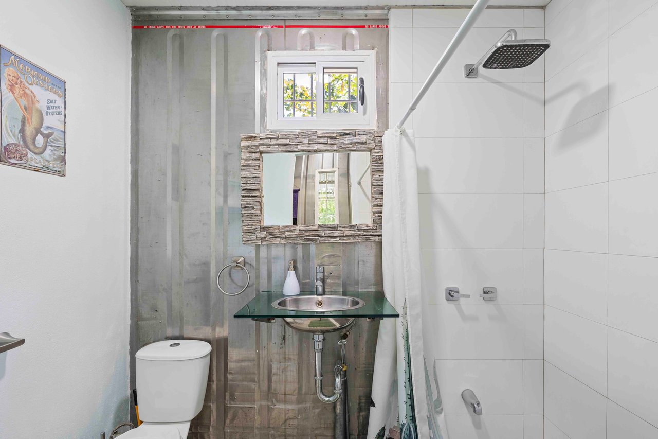 Casa Lemonpaloosa | Very Private Container Home!