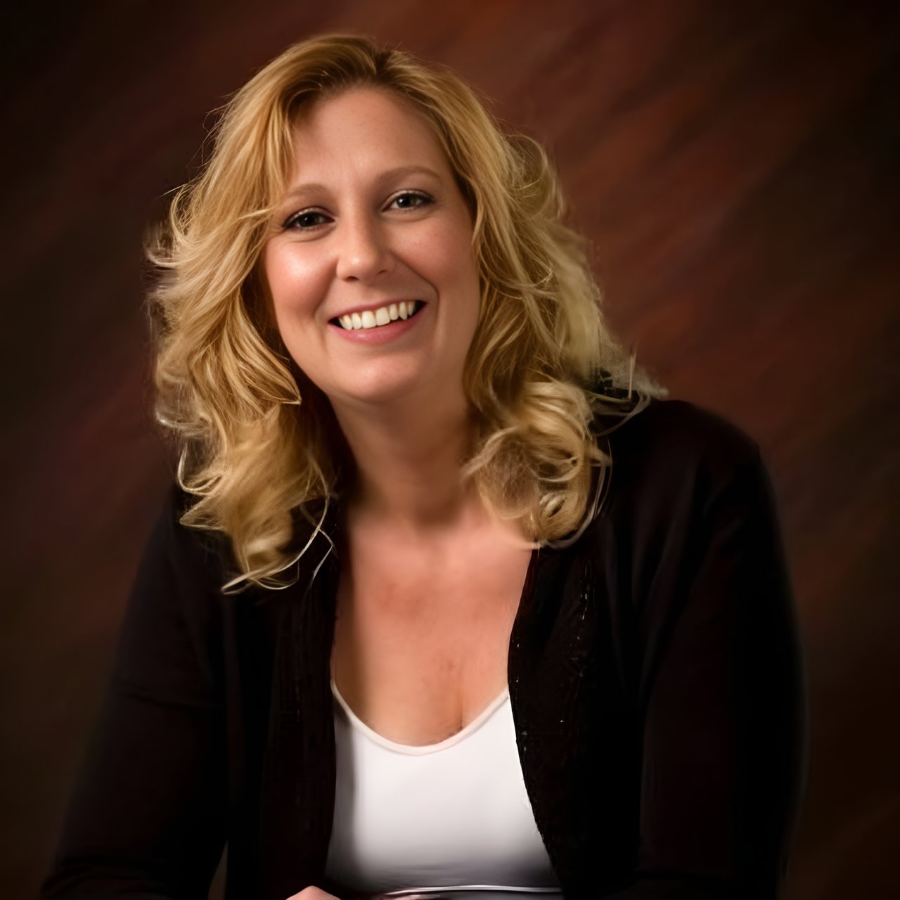 Marla Harris Bloomington, IN Real Estate Agent Headshot