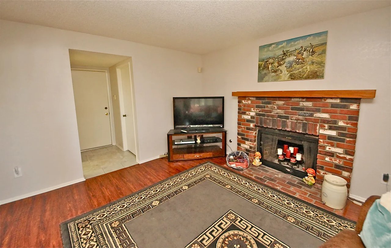 6139 Aubrey Pl