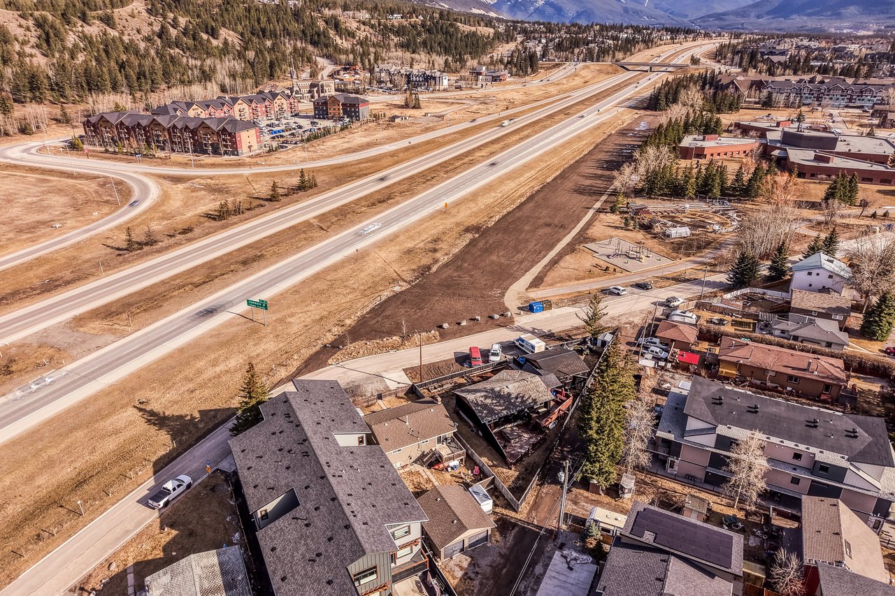 1405 & 1409 Mountain Avenue