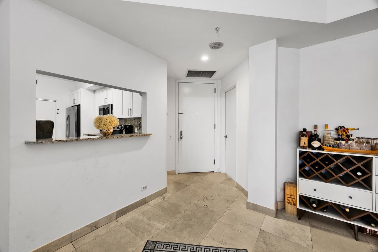 Spacious Rental in Brickell Key