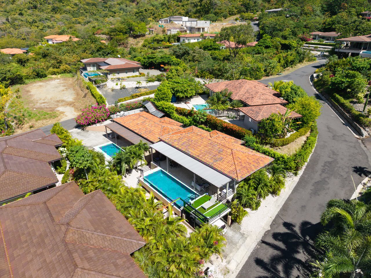 Casa Dos Cocos | Welcome to Dos Rios 44A and 44B, in the beautiful and sought after community of Mar Vista!