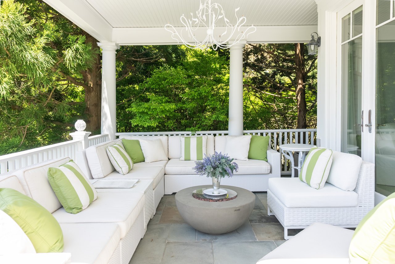 16 Beech Hollow Court