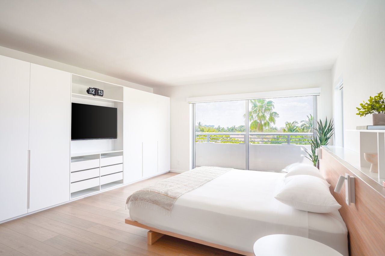 Beach Haus Bal Harbour Residences