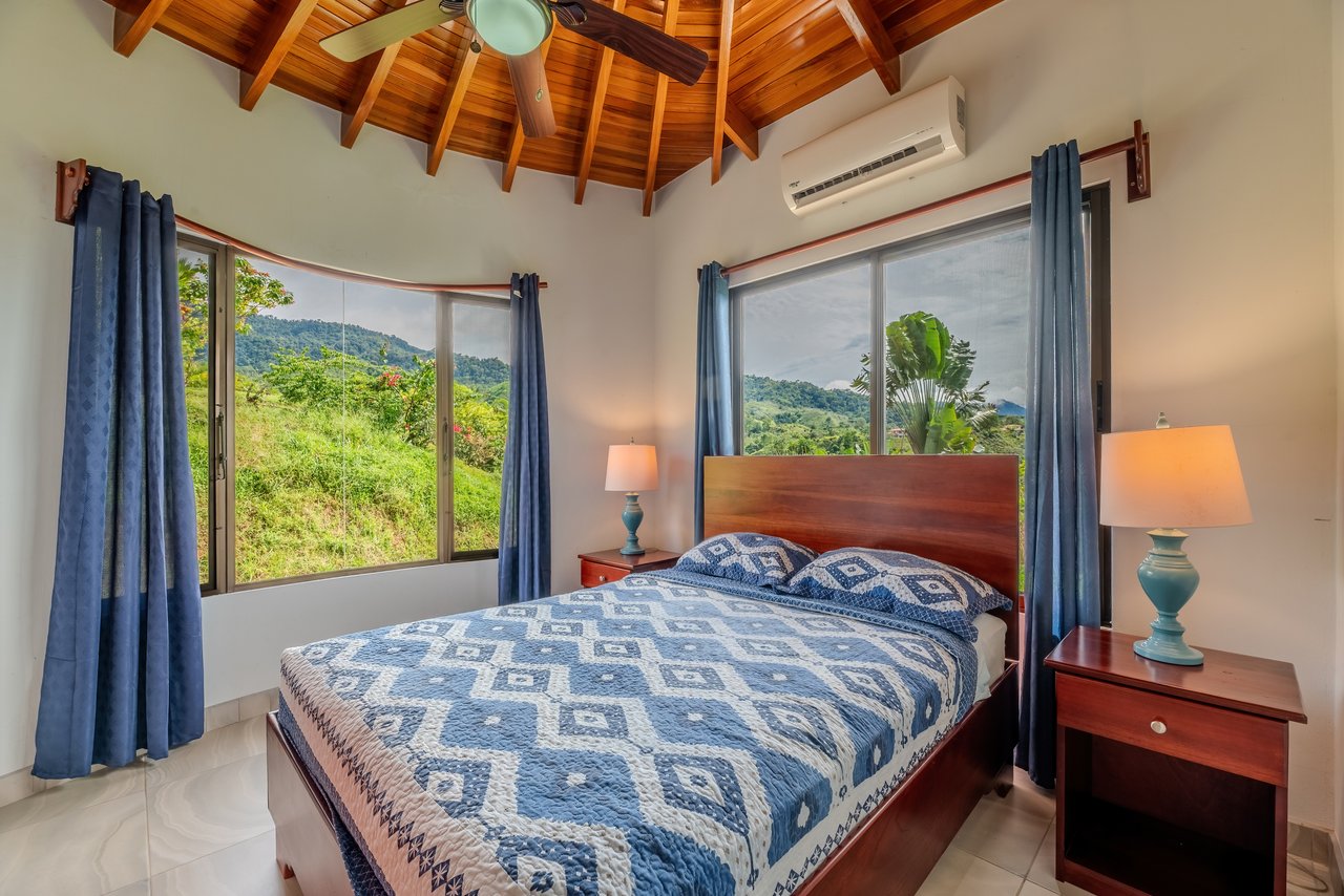 Casa Jean, Window of the Soul 