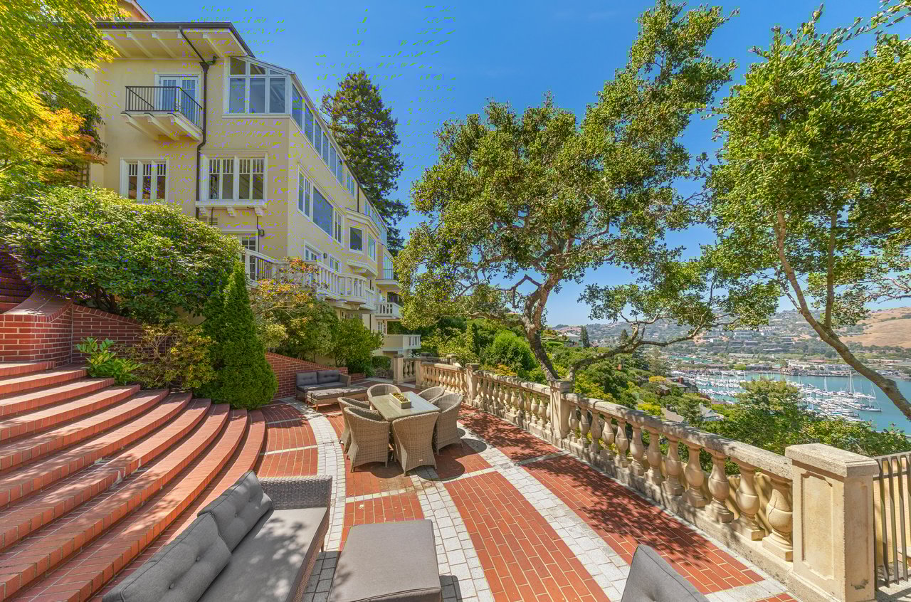 Iconic Belvedere View Estate