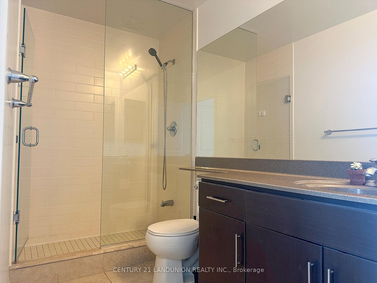 COZY PENTHOUSE LIVING