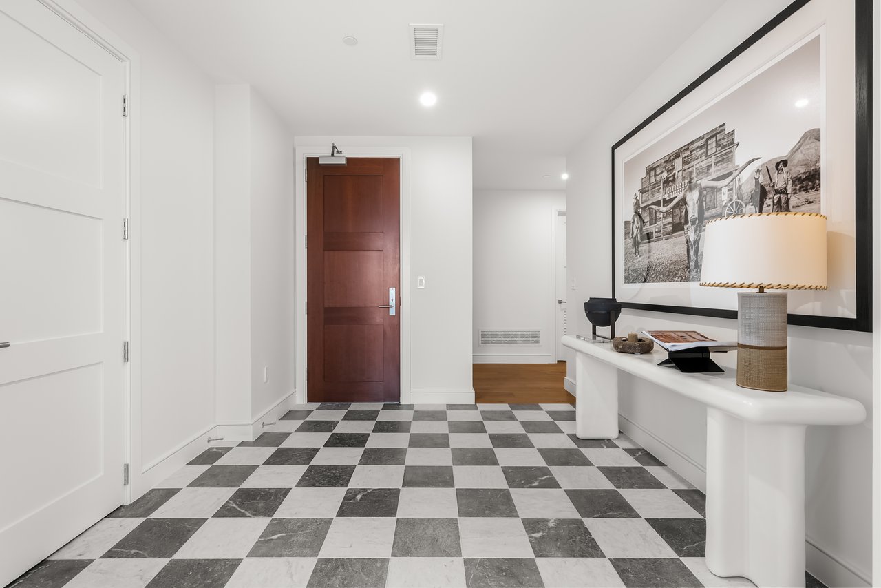 98 San Jacinto Blvd #807