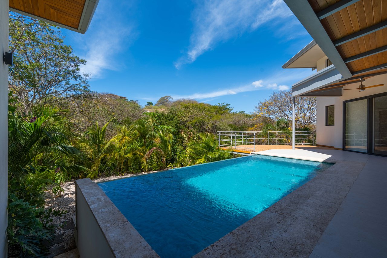 Casa Zoul | A Luxurious residence in the prestigious SENDEROS gated community of Tamarindo!