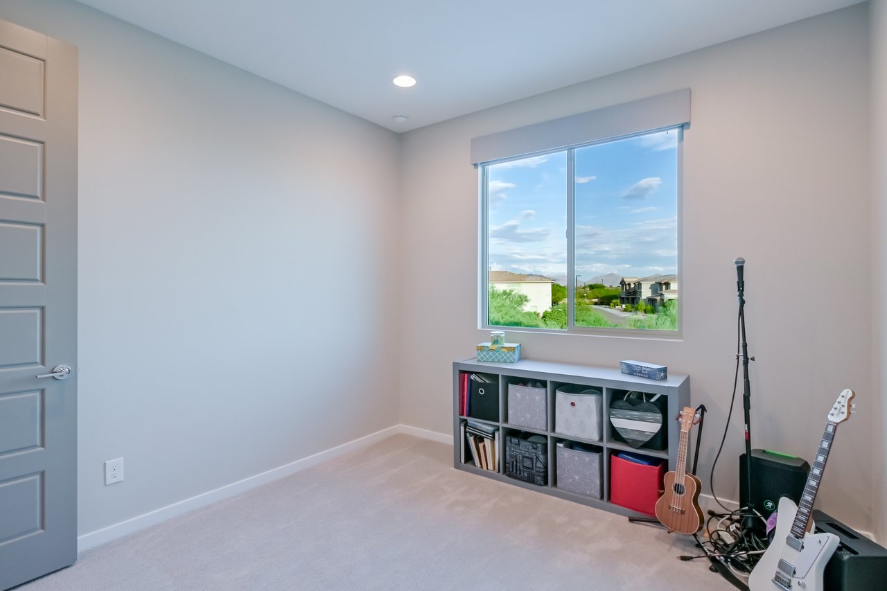 22011 North 34th Way