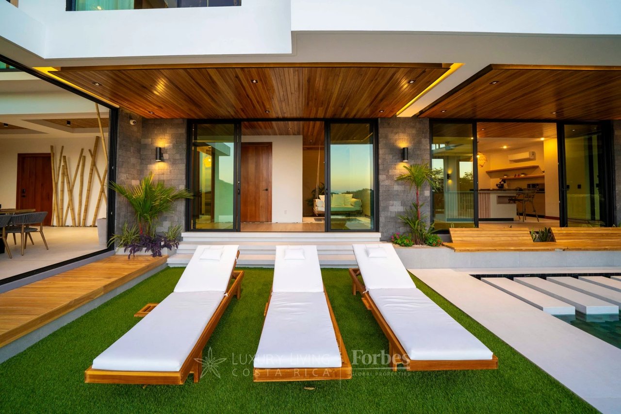 20702 - Contemporary Luxury with Ocean Views in Playa Flamingo