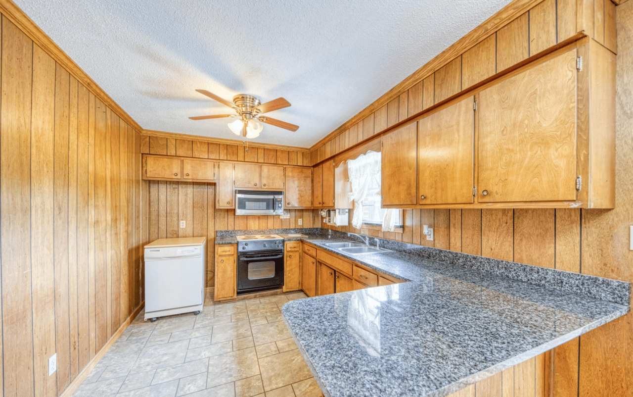1652 Forest Heights Circle