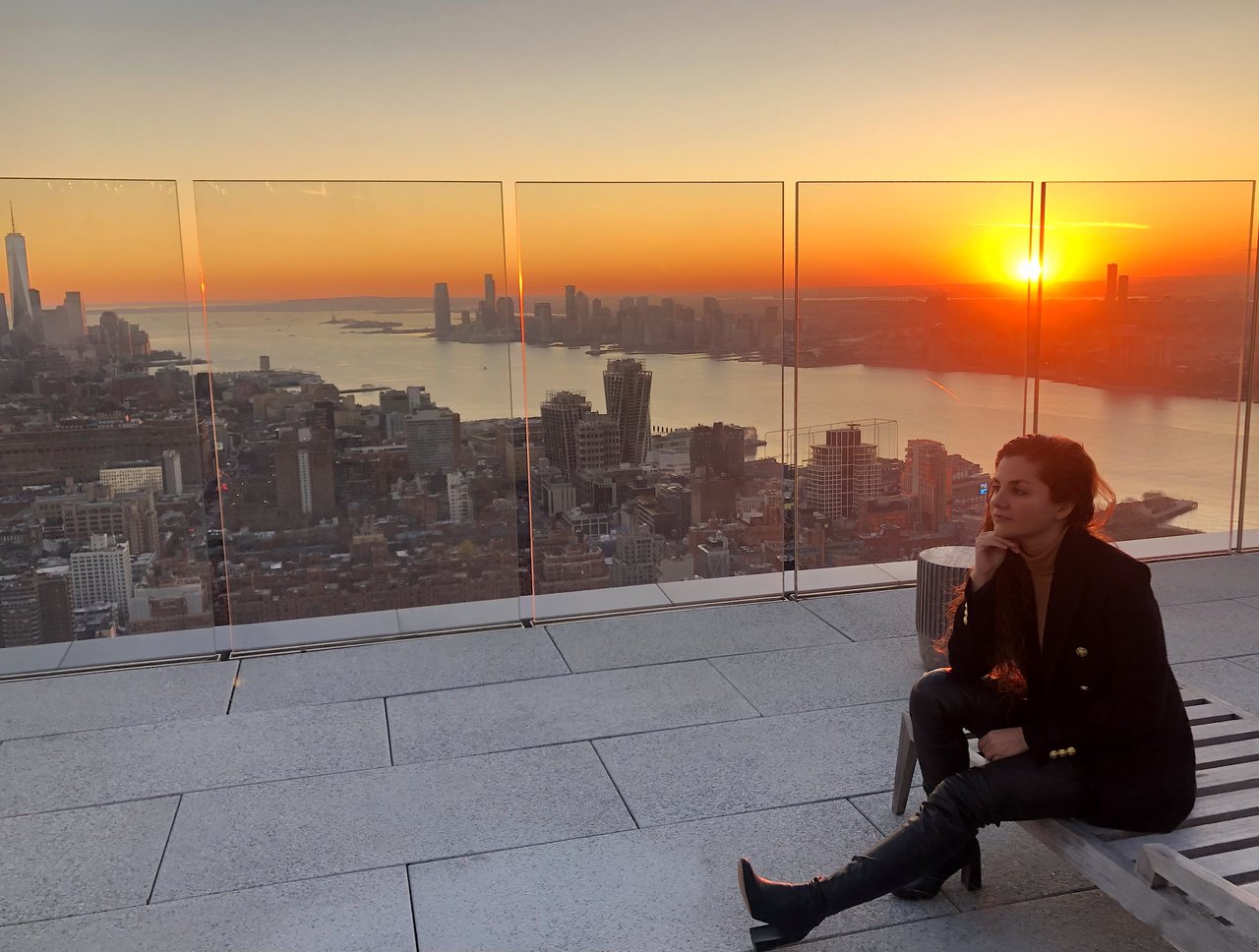 María Fernanda Roda en un rooftop de Nueva York durante el verano
