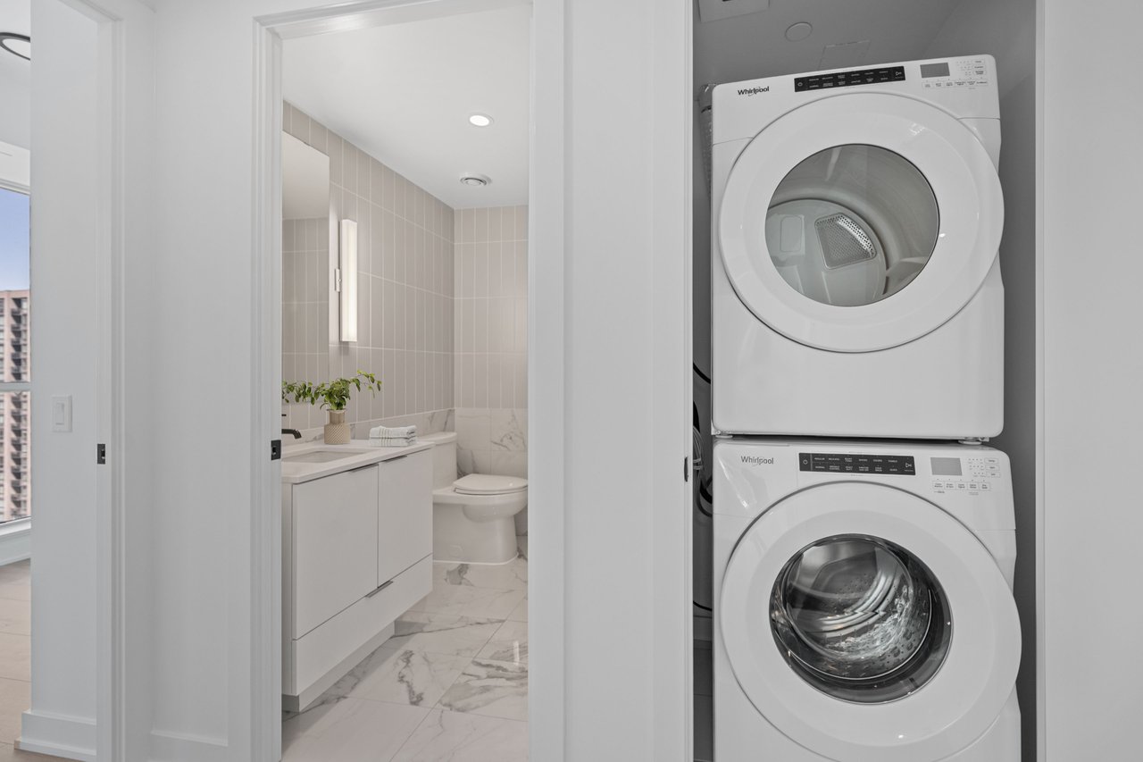 327 King Street W Unit: 4305