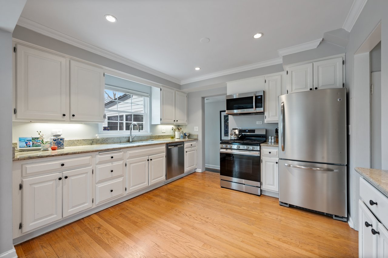 530 Woodland Lane South 