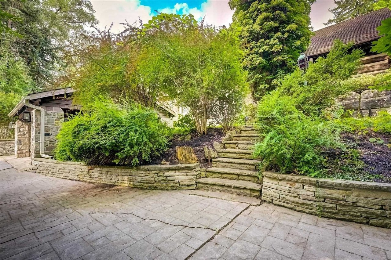 23 Donwoods Drive