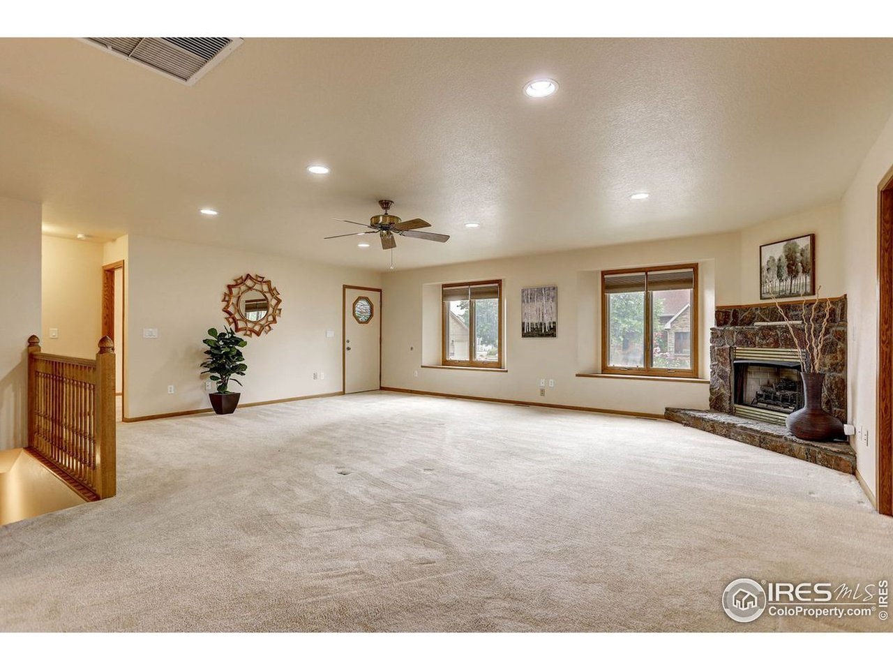 306 Columbine Cir
