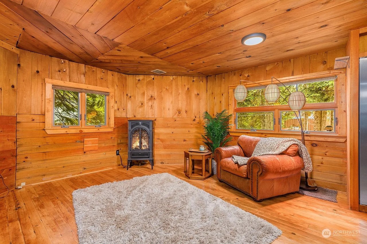 40 Snow Cabin Pl