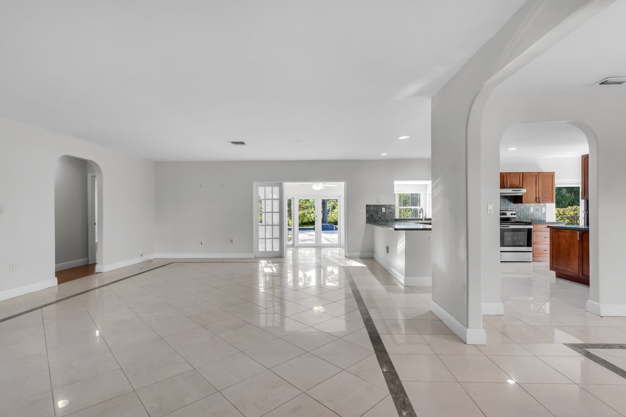 New Rental Opportunity in North Pinecrest