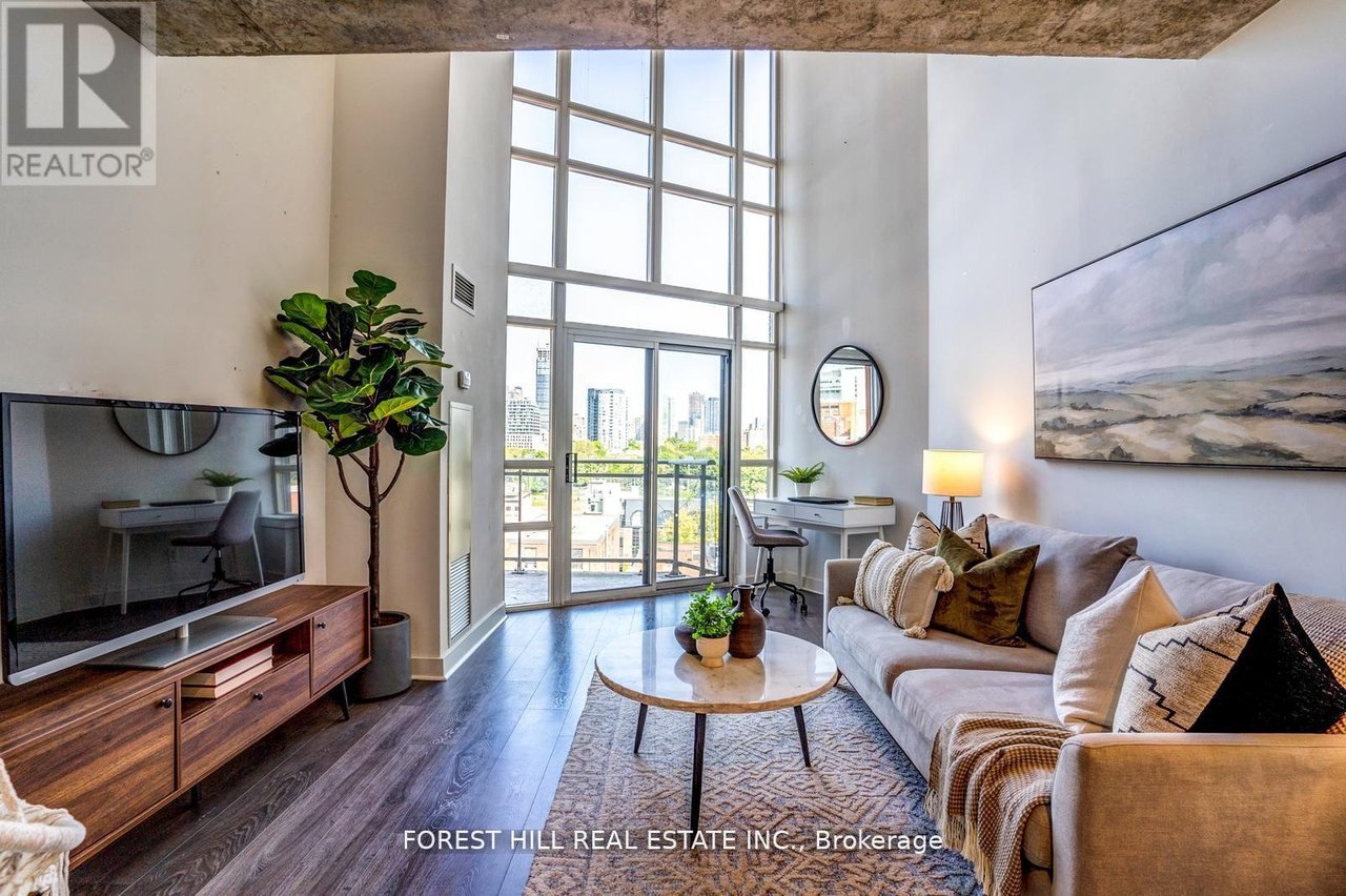 255 Richmond St E, #816