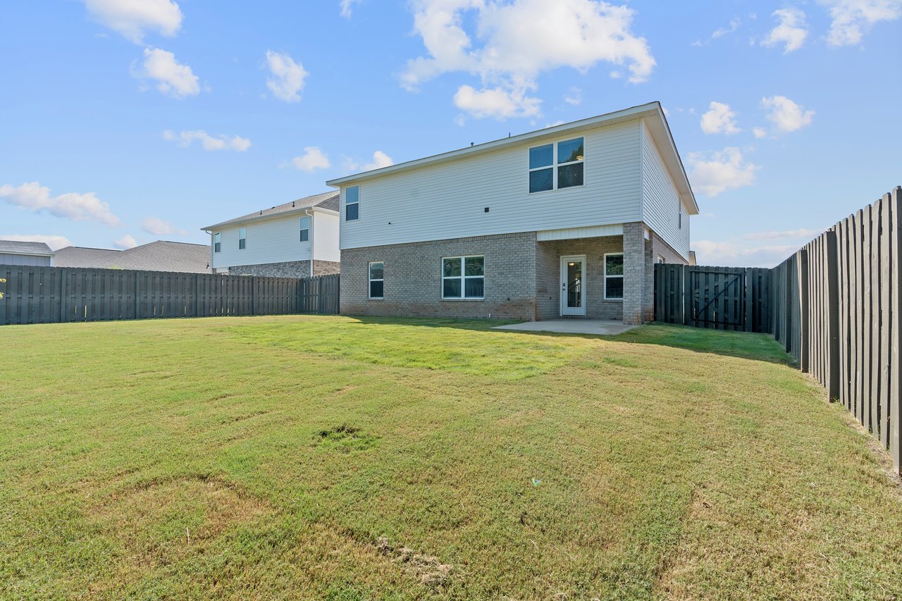 Modern Luxury Meets Spacious Comfort – 5BR/3BA Home
