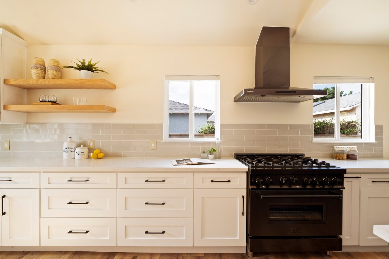 1031 Lake St, Venice 