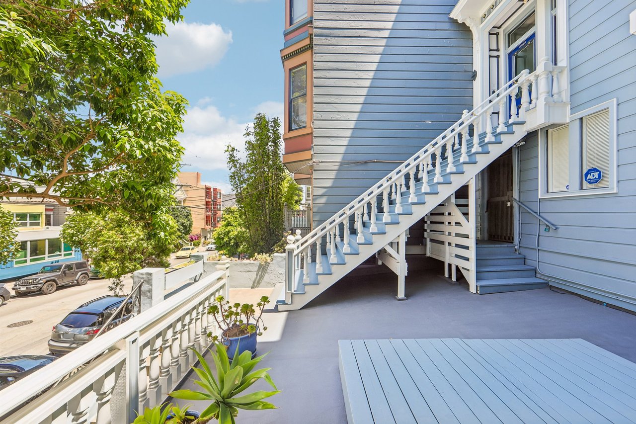 3855-A 18th Street