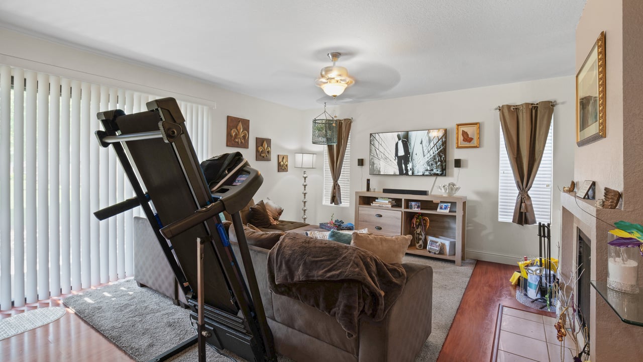 1628 Porter Way