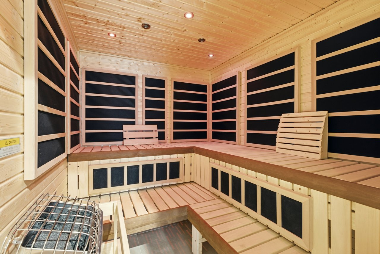 Top-of-Promontory Architectural Estate — Furnished & Turnkey - Front-Row Mountain Views