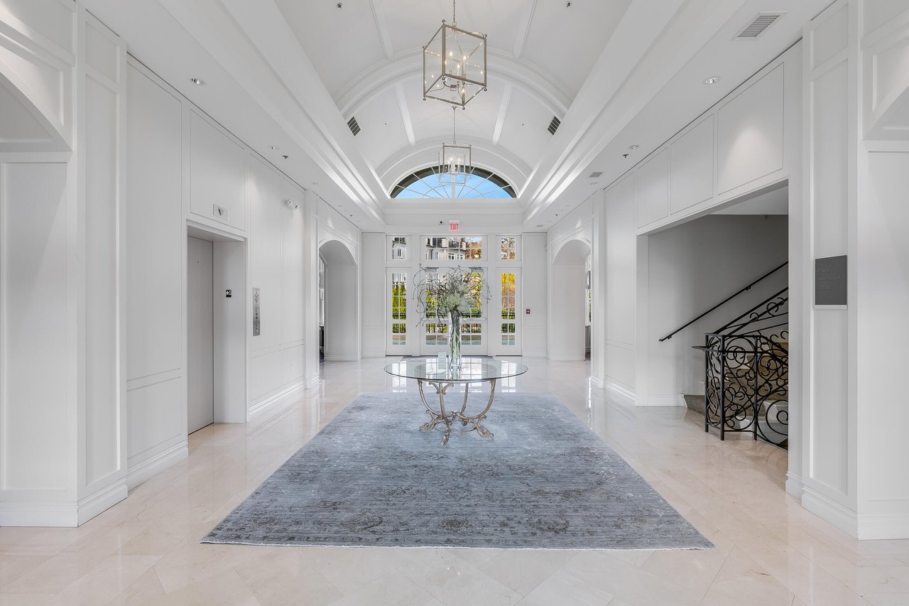 8201 River Rd, Bethesda, MD 20817